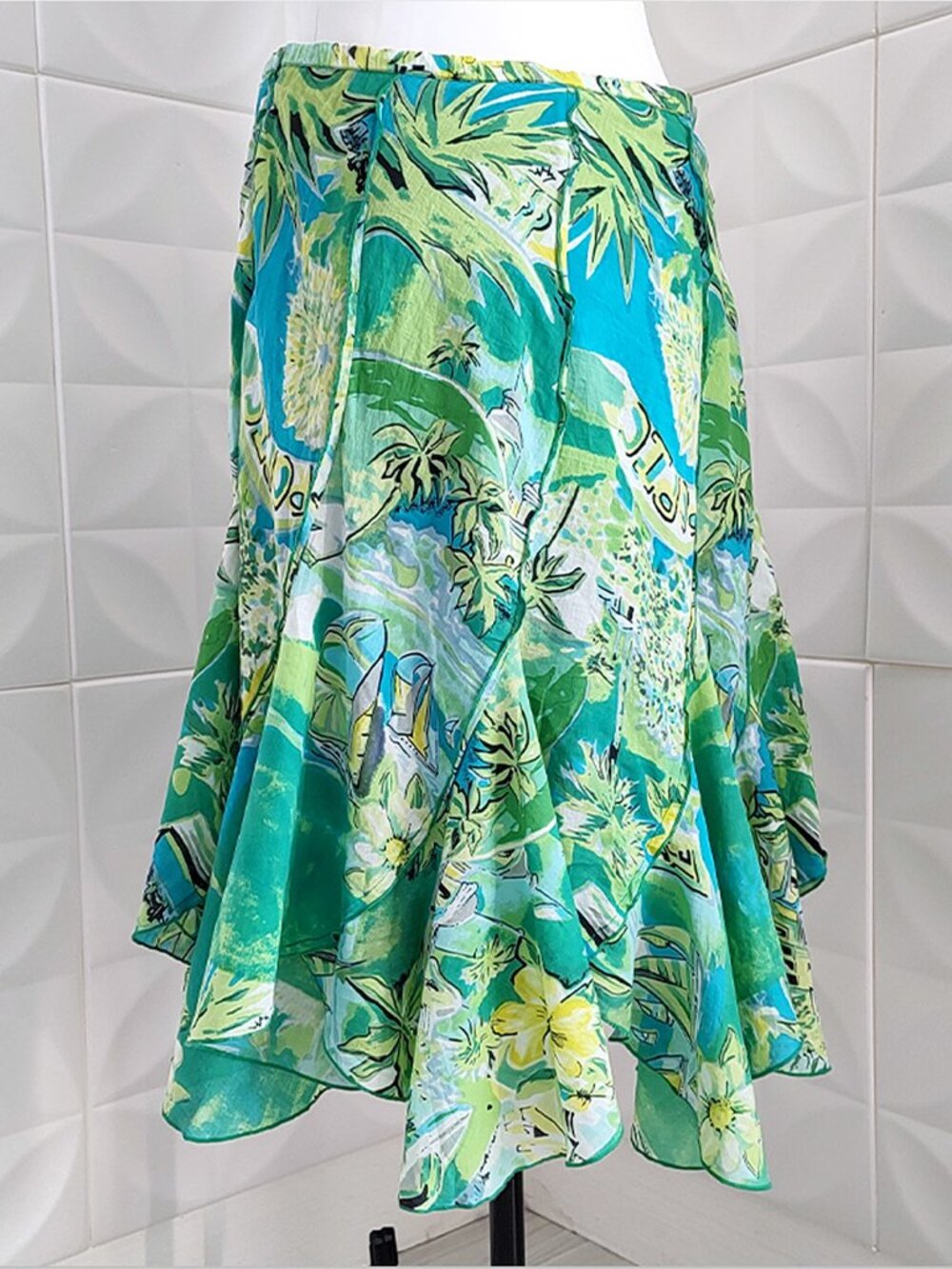 Vintage Y2K Bila Green Hawaiian Skirt Fairy Handkerchief Hem Tropical Midi 34" L